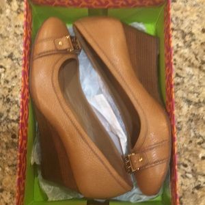 Tory Burch tan wedges